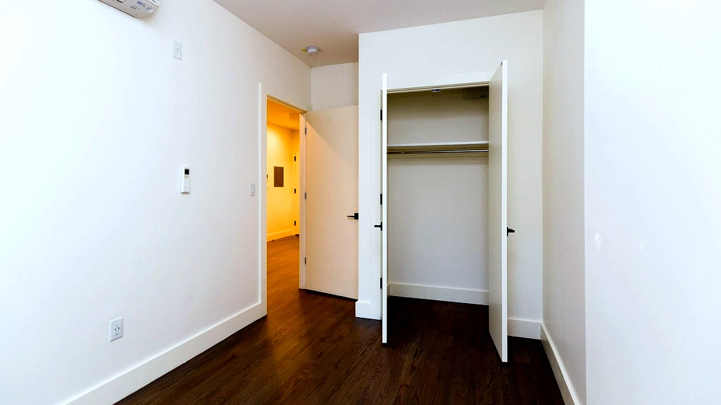 Interior view 4